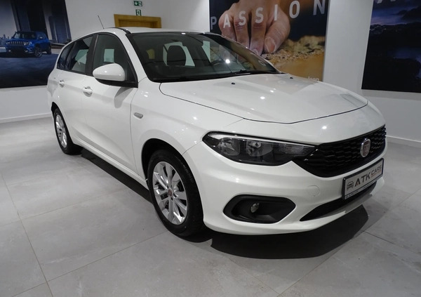 Fiat Tipo cena 54900 przebieg: 25000, rok produkcji 2019 z Kielce małe 67